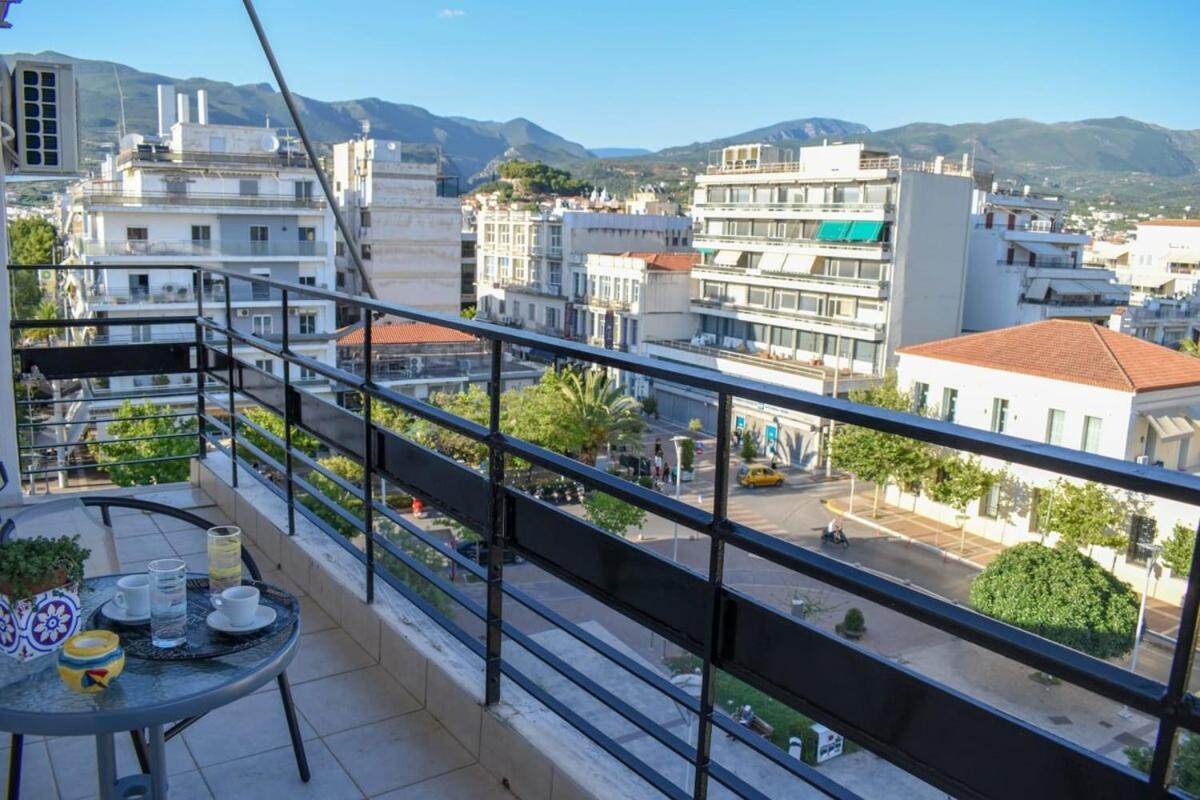 Cozy Flat On The Main Square, 10Min To The Sea Villa Kalamata Ngoại thất bức ảnh