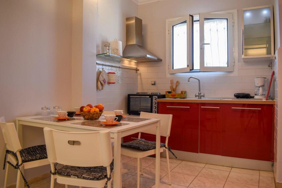 Cozy Flat On The Main Square, 10Min To The Sea Villa Kalamata Ngoại thất bức ảnh