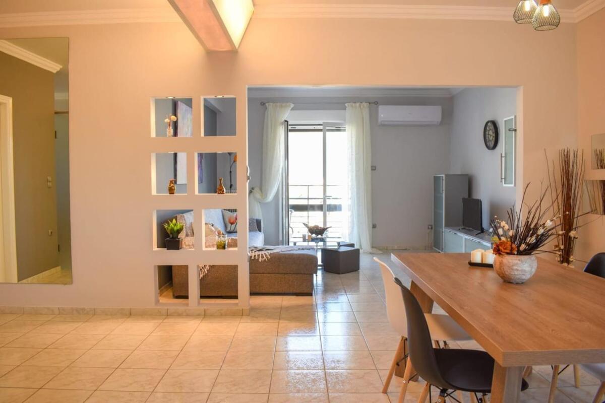 Cozy Flat On The Main Square, 10Min To The Sea Villa Kalamata Ngoại thất bức ảnh