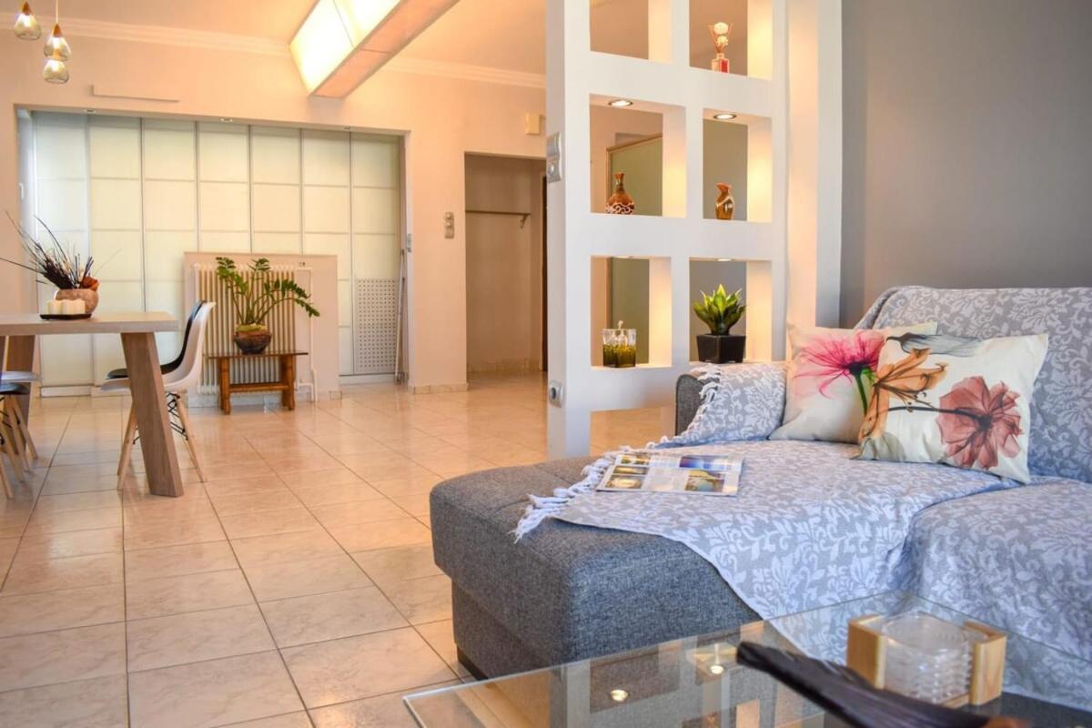 Cozy Flat On The Main Square, 10Min To The Sea Villa Kalamata Ngoại thất bức ảnh