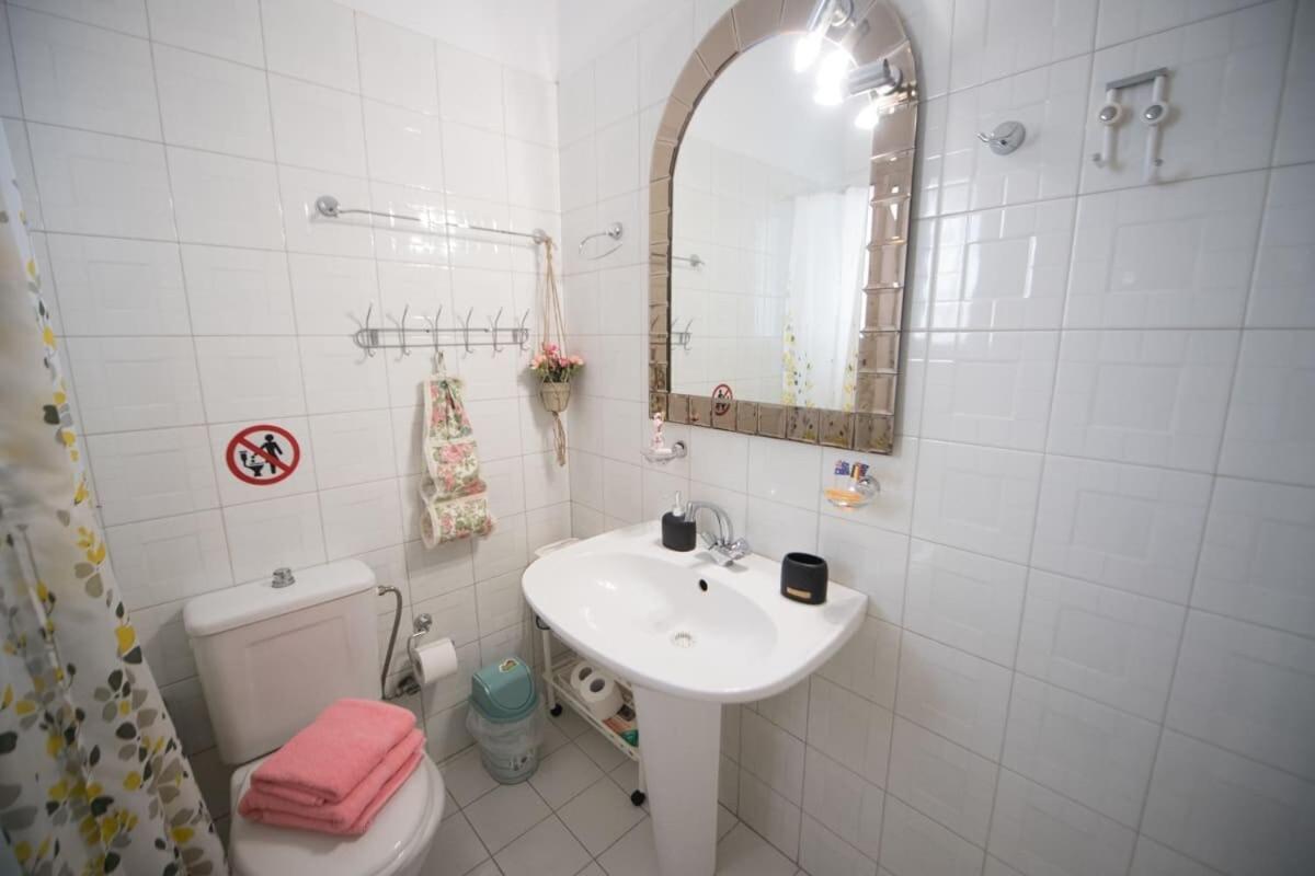 Cozy Flat On The Main Square, 10Min To The Sea Villa Kalamata Ngoại thất bức ảnh